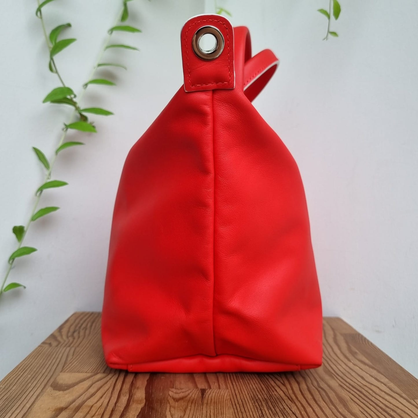 Longchamp Le Pliage Cuir Jockey Medium Short Handle Red Size 37x18x23