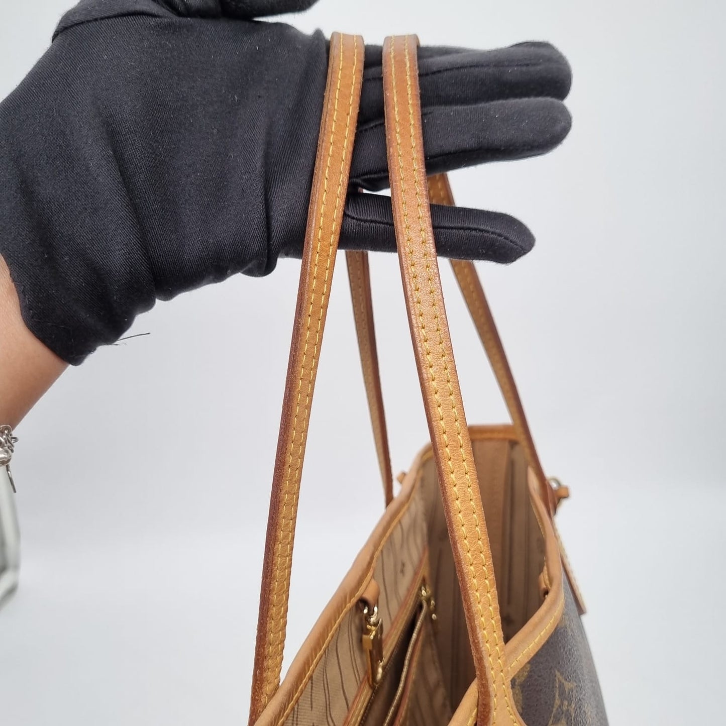 Louis Vuitton Neverfull PM Monogram 2007 Size 29x13x22