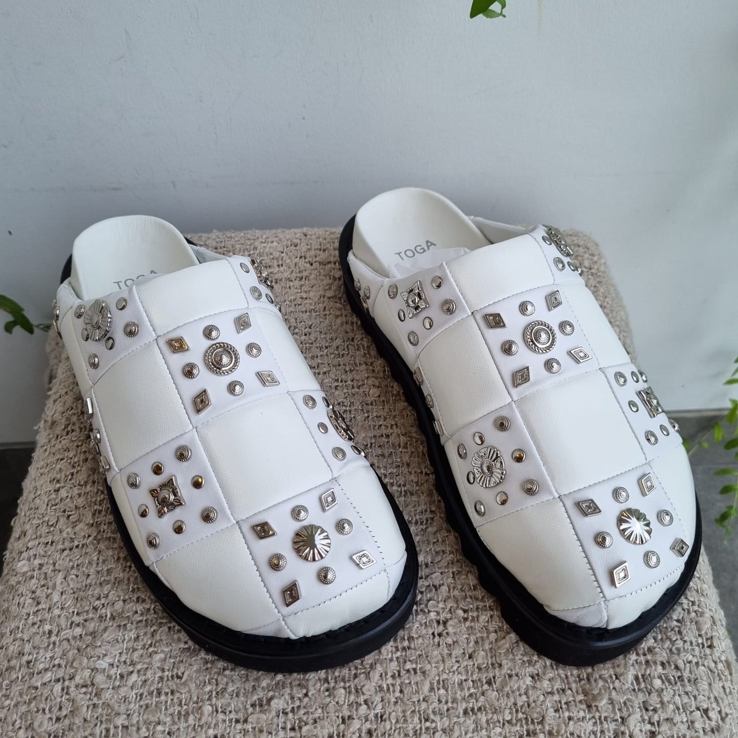 Toga Pulla Stud Embellished Leather Slippers White Size 40/28 NEW