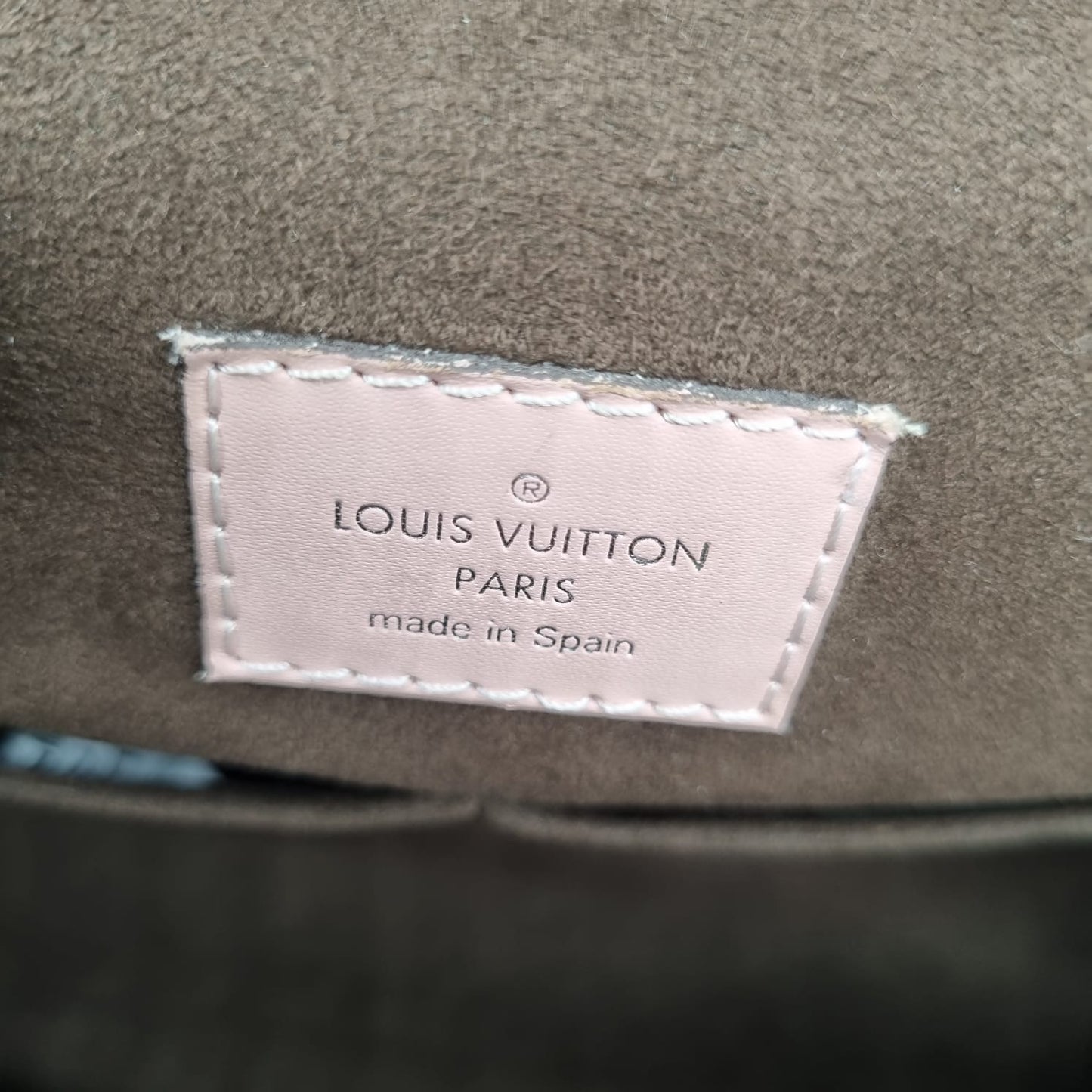 Louis Vuitton Cluny BB Epi Leather Pink Poudre 2015 Size 26x10x20