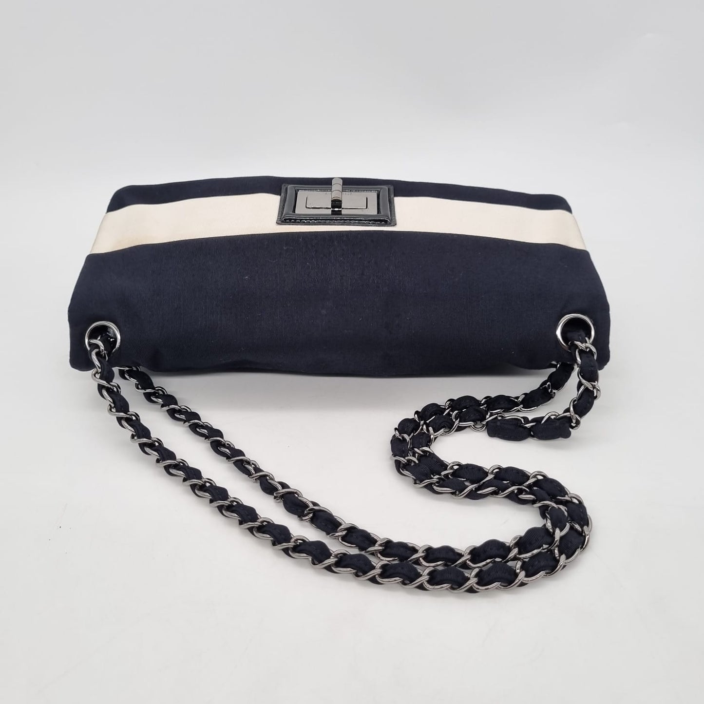 Chanel Reissue Jumbo White Black Canvas #12 Size 29x3x16
