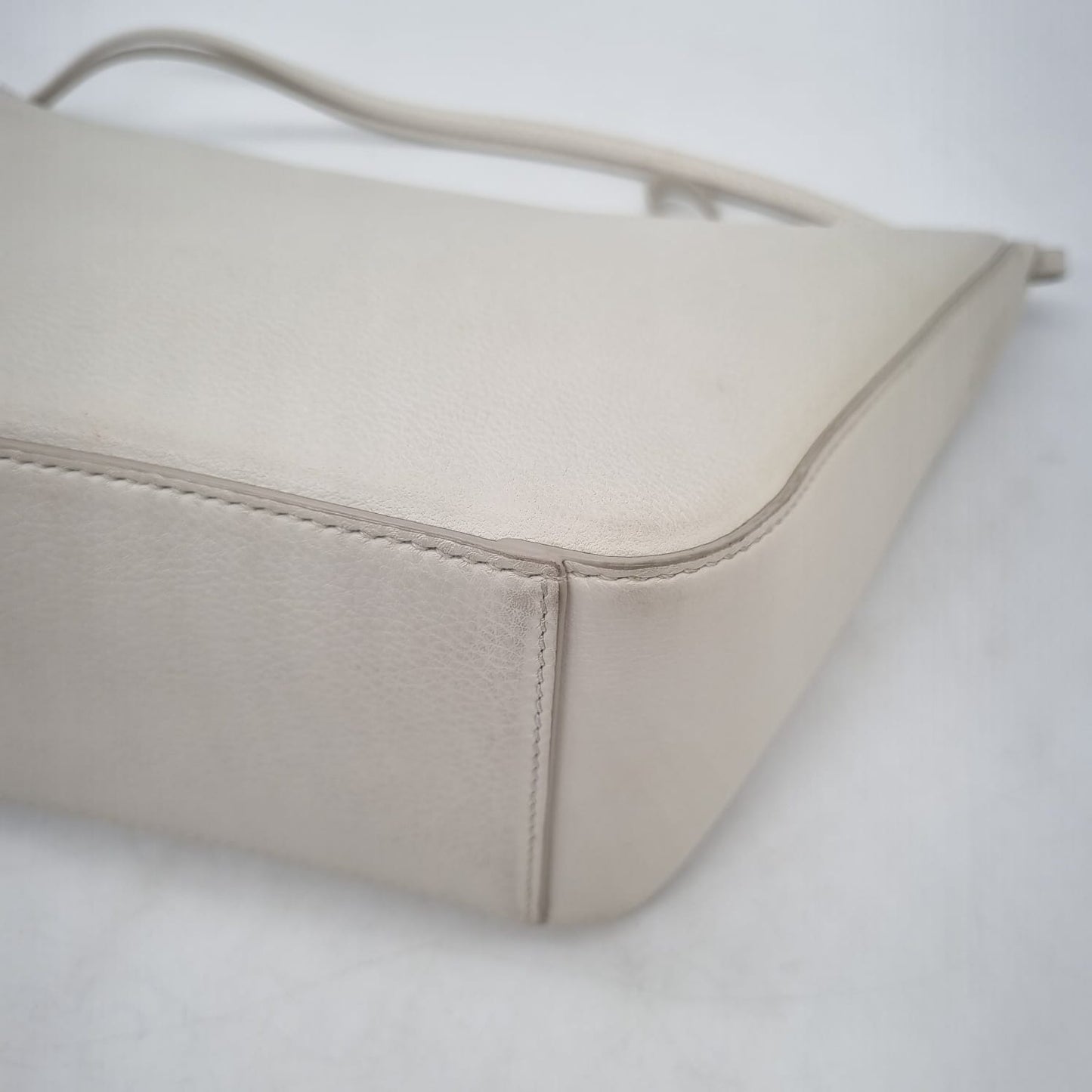 Loewe Hammock Mini Hobo Ivory 2023 Size 15x10x16