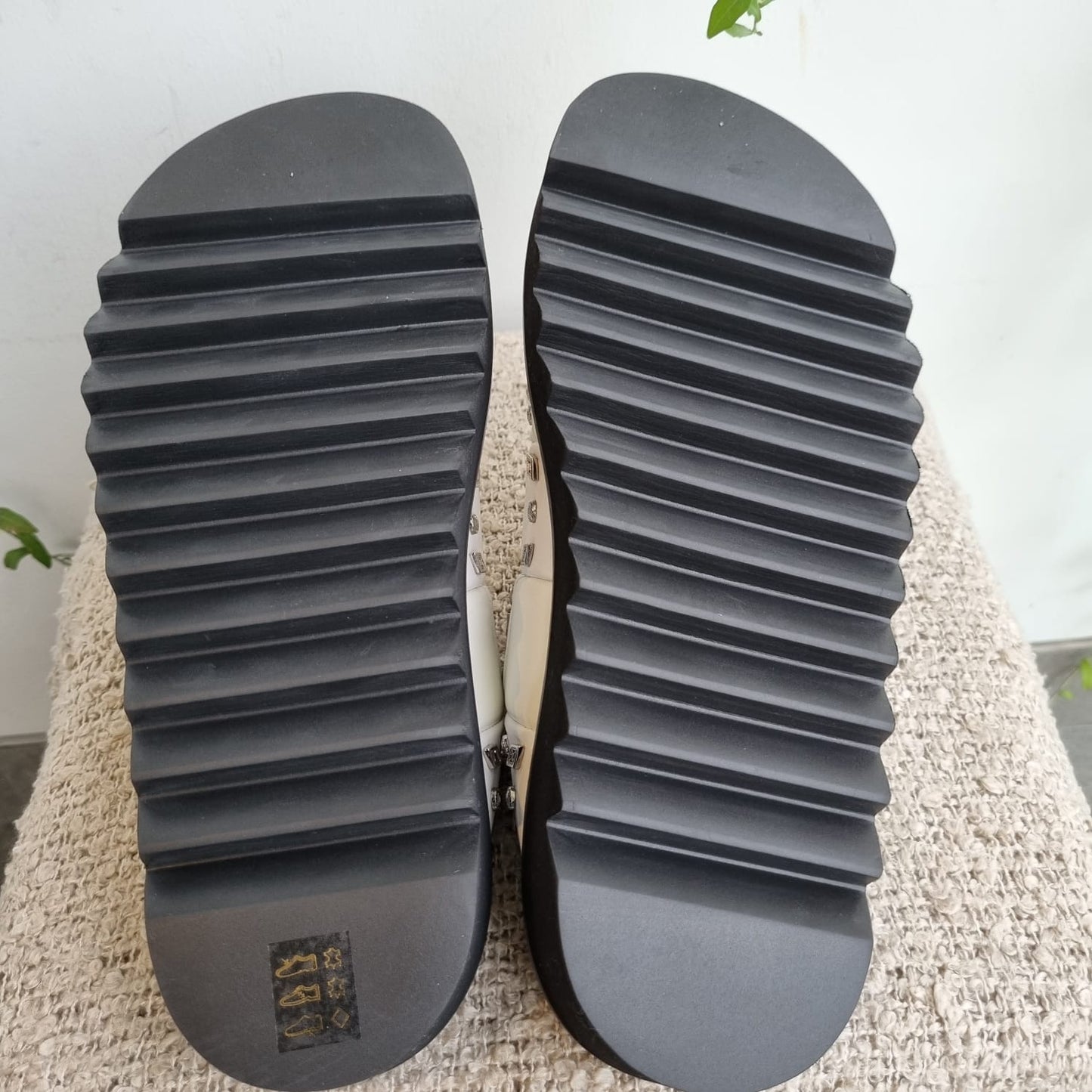 Toga Pulla Stud Embellished Leather Slippers White Size 40/28 NEW