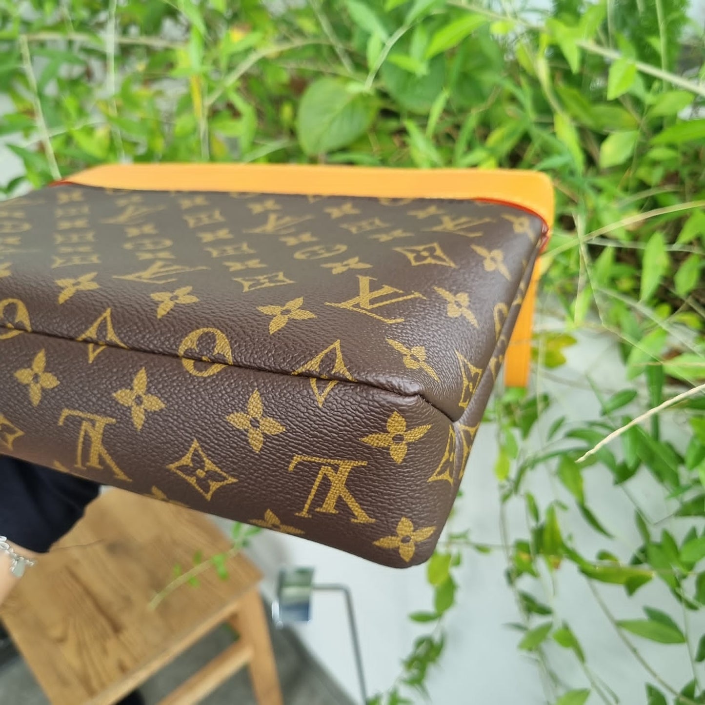 Louis Vuitton Pochette Voyage Mono CHIP Size 30x7x20