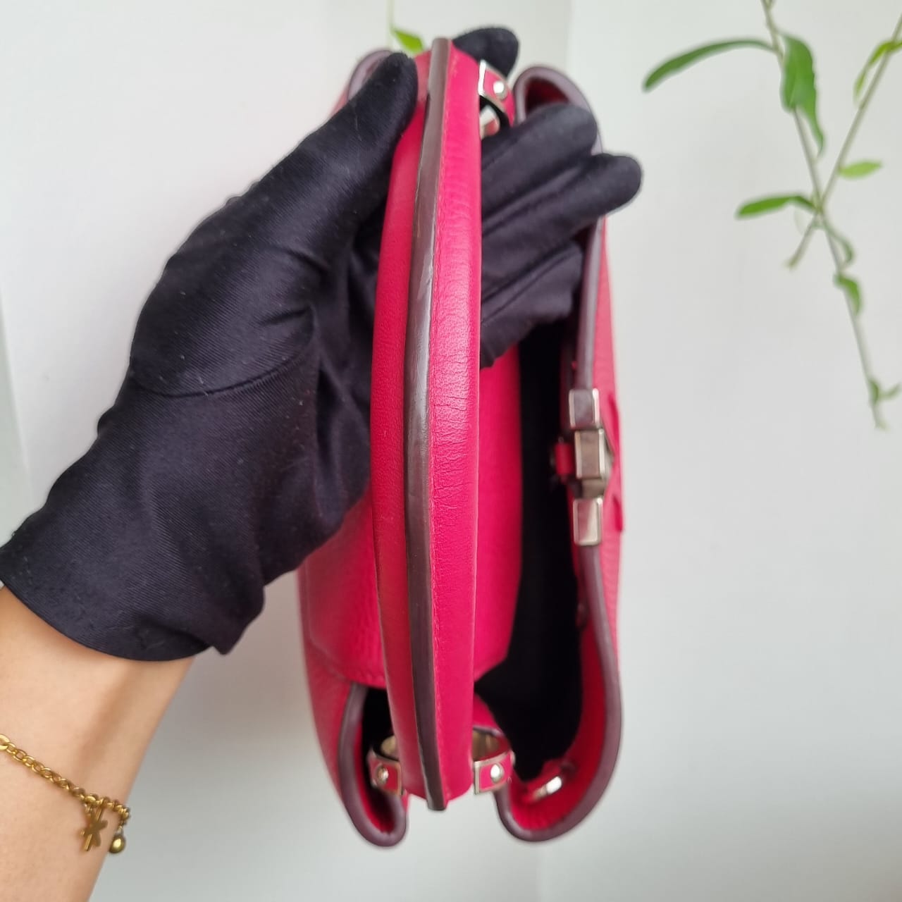 Louis Vuitton Capucine BB Fuschia 2014 Size 27x9x17