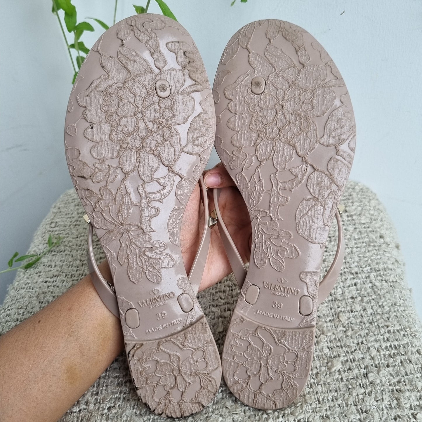 Valentino Garavani Rockstud Jelly Nude Size 39/25