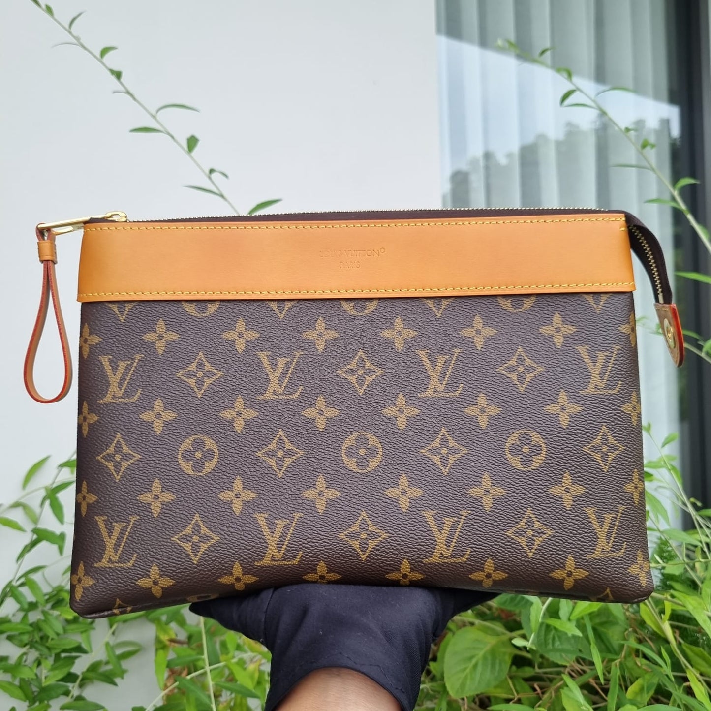 Louis Vuitton Pochette Voyage Mono CHIP Size 30x7x20
