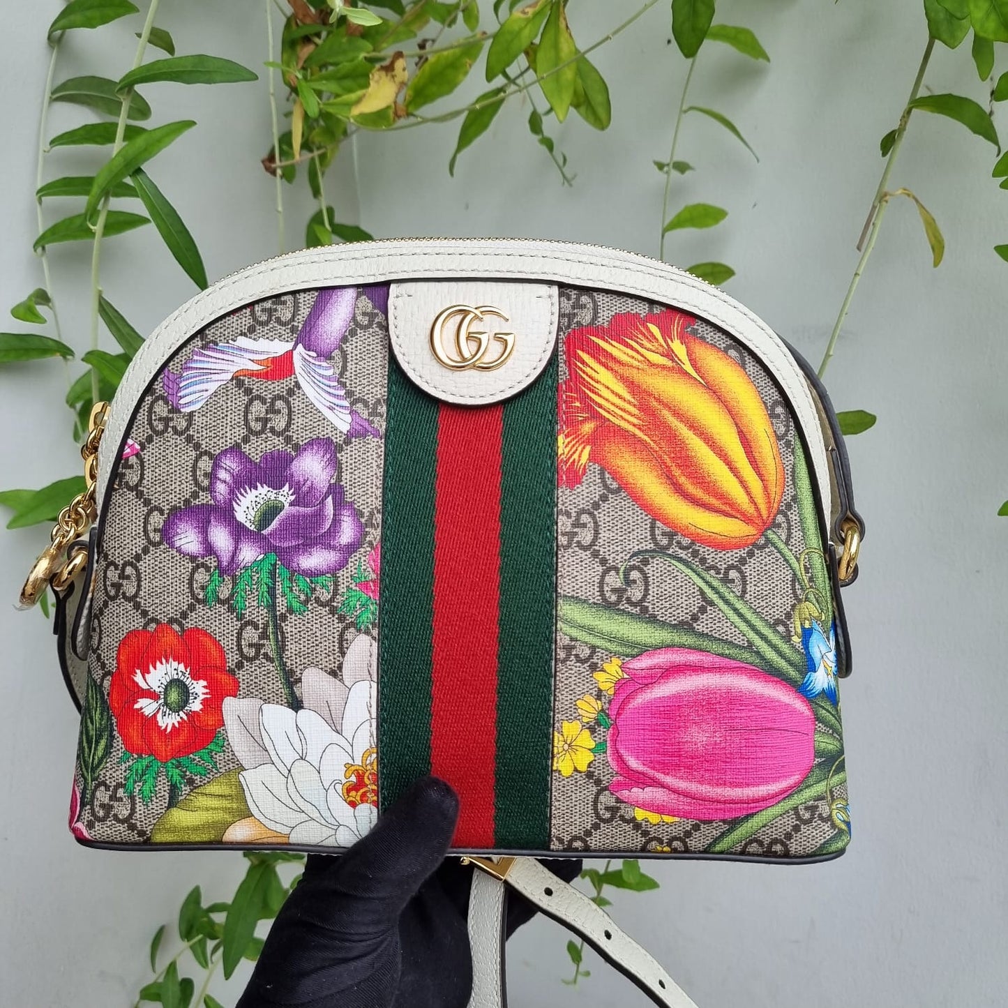 Gucci Ophidia Flower White Canvas Size 24x8x18 (Like New)