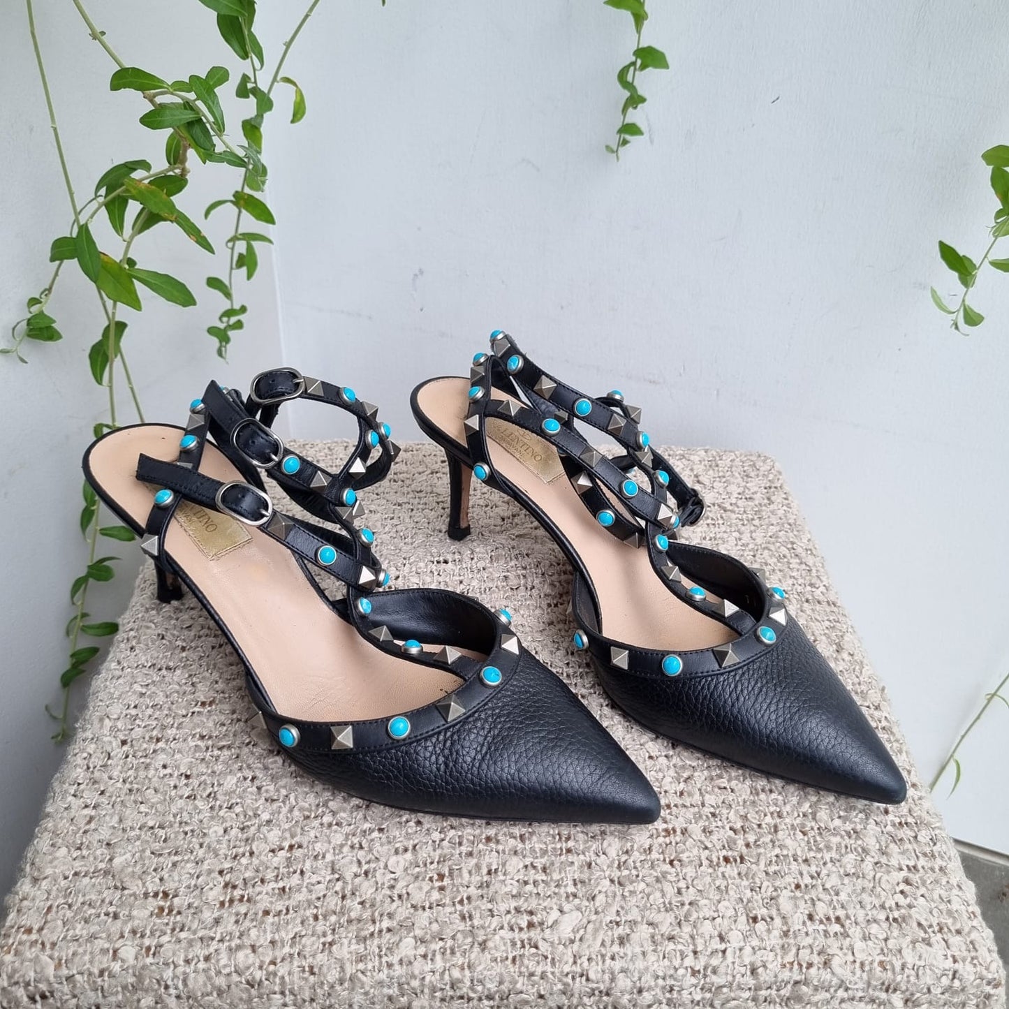 Valentino Rockstud Ankle Strap Black Multi Size 40/26 dari ujung lancip