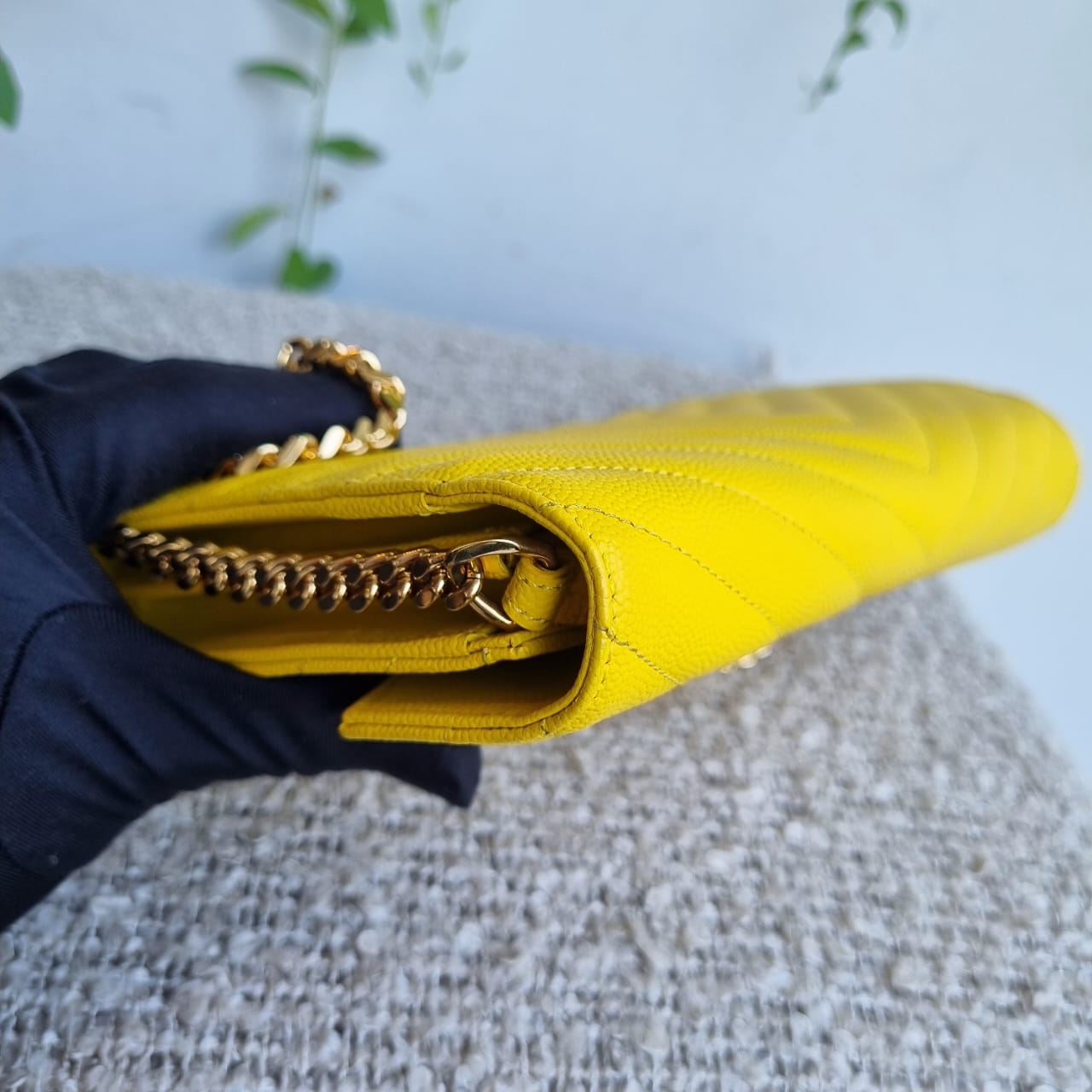 Yves Saint Laurent Envelope Shoulder Bag Jaune 2016 Size 23x15