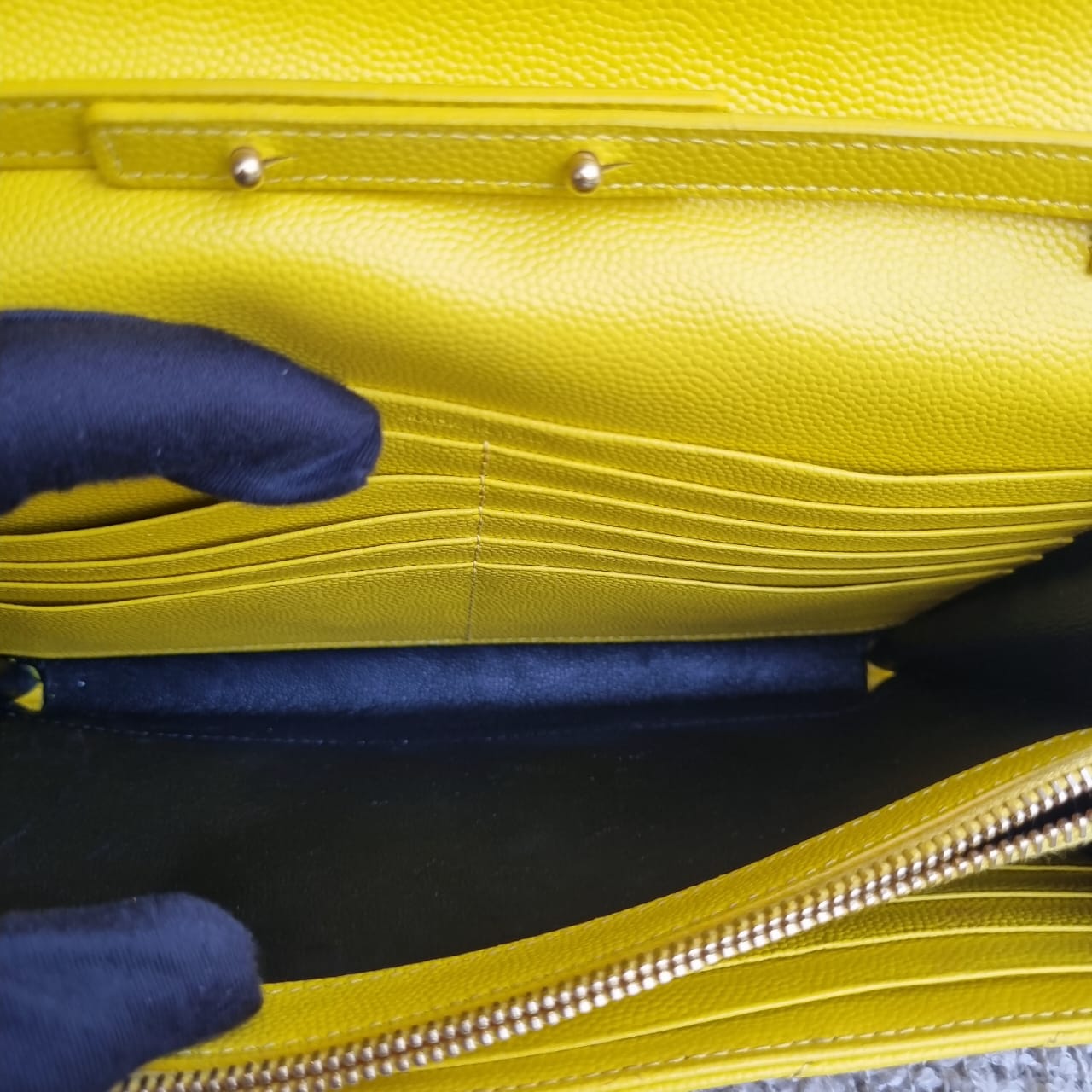 Yves Saint Laurent Envelope Shoulder Bag Jaune 2016 Size 23x15