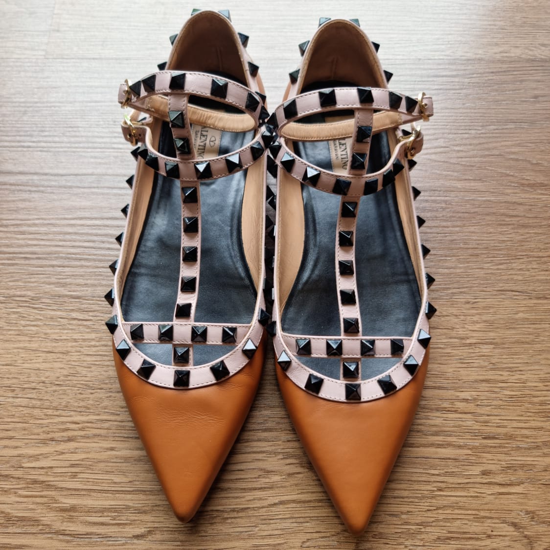 Valentino Rockstud Point Toe Flats Brown Size 39.5/26.5 dari ujung