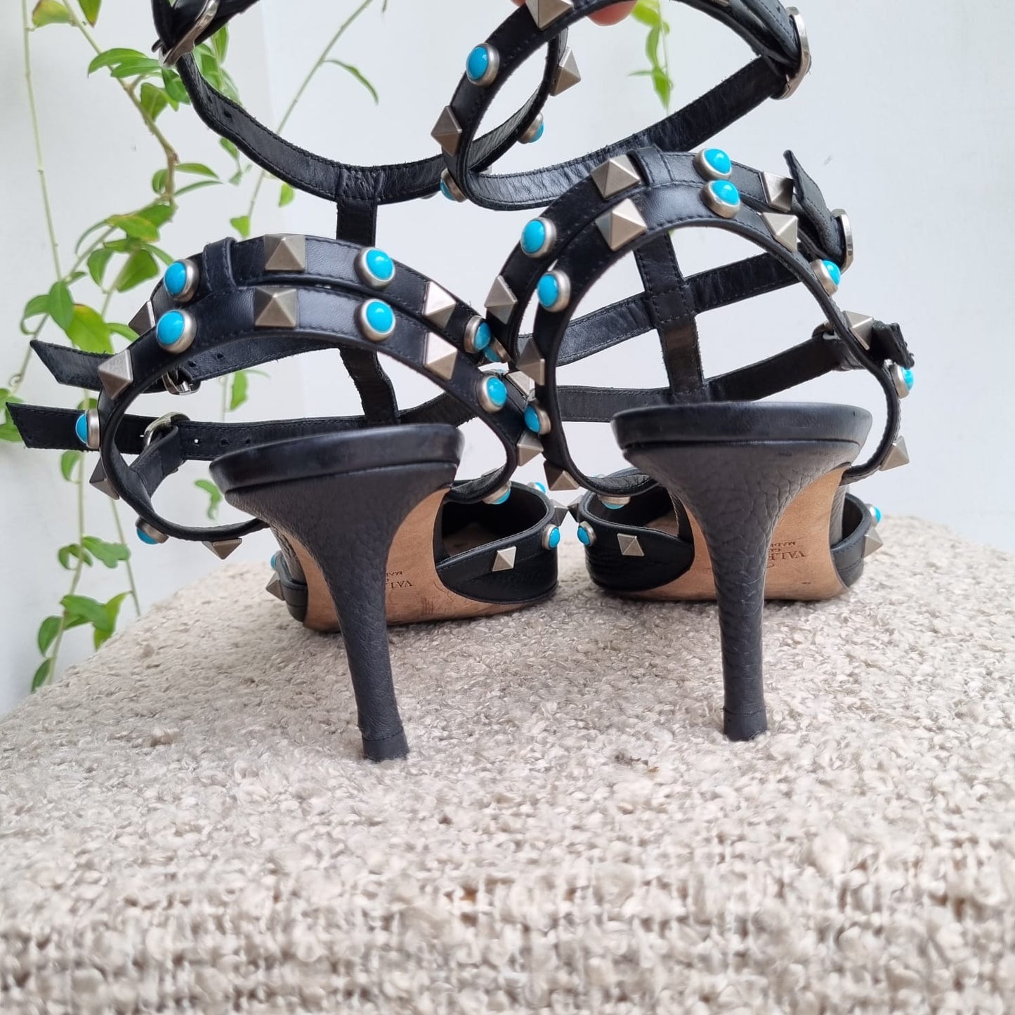 Valentino Rockstud Ankle Strap Black Multi Size 40/26 dari ujung lancip