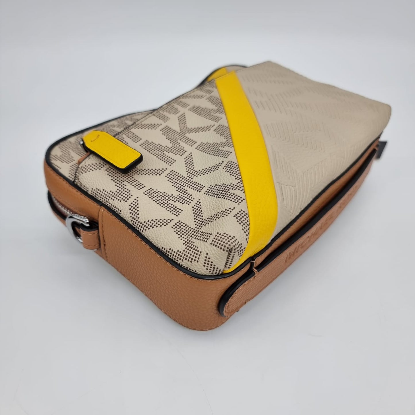 Michael Kors Cooper Utility Chino Size 25x7x18
