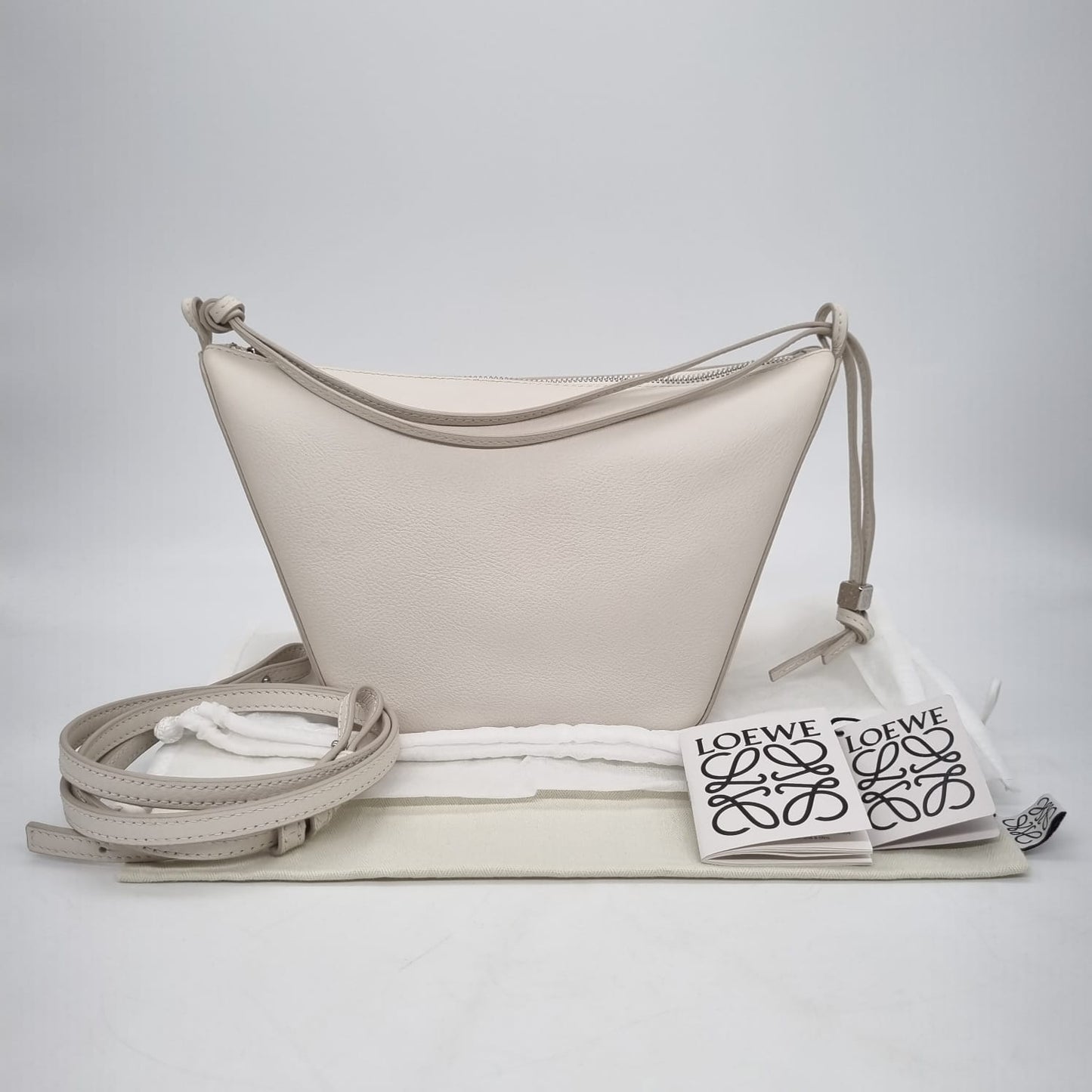 Loewe Hammock Mini Hobo Ivory 2023 Size 15x10x16