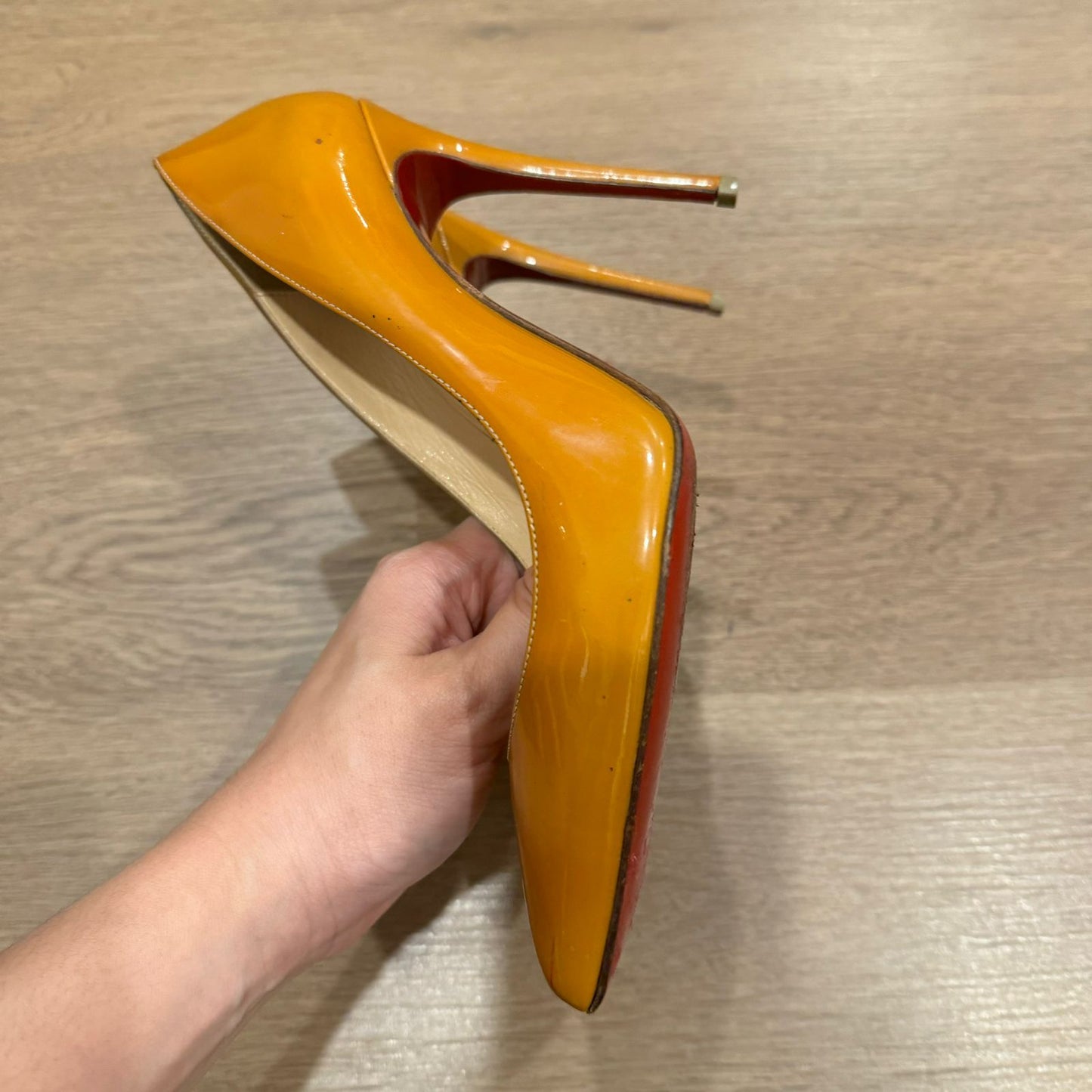 Christian Louboutin Heels Patent Mustrad Size 34,5/23