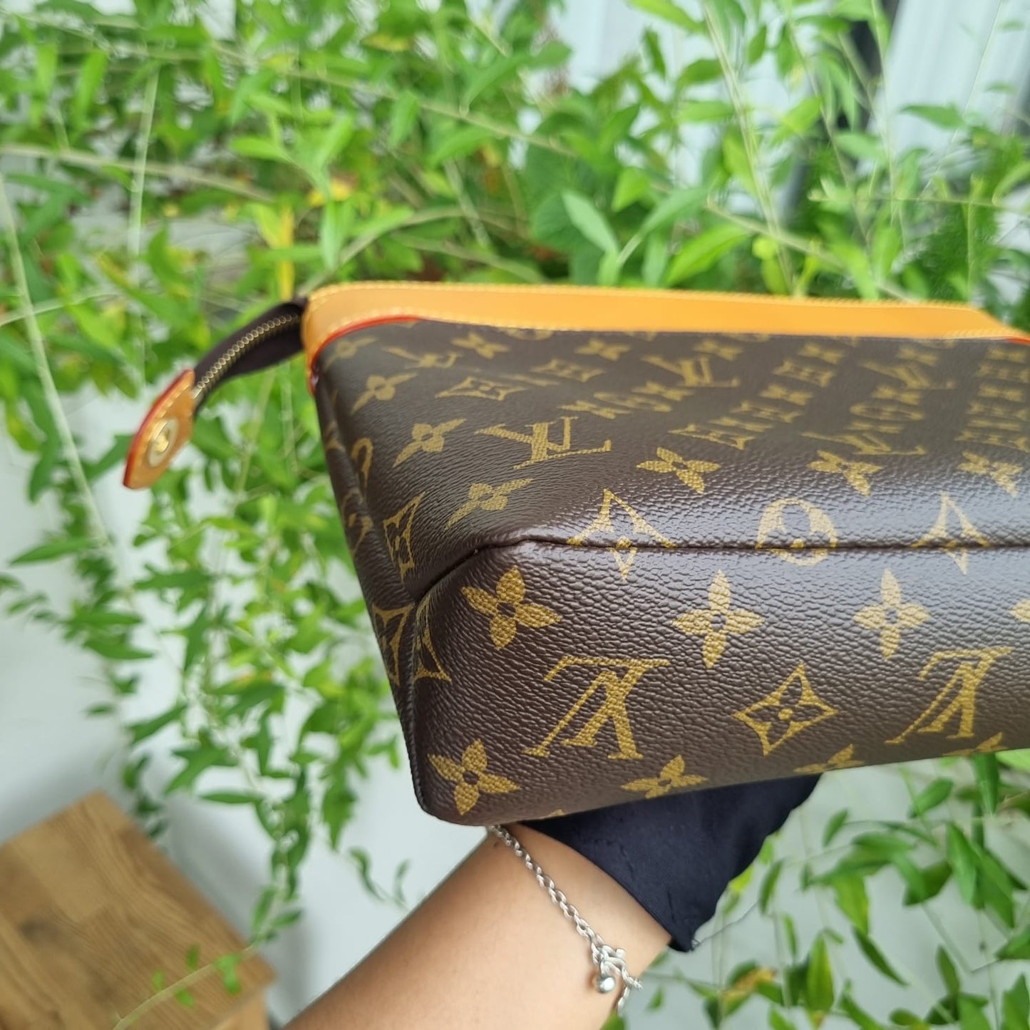 Louis Vuitton Pochette Voyage Mono CHIP Size 30x7x20