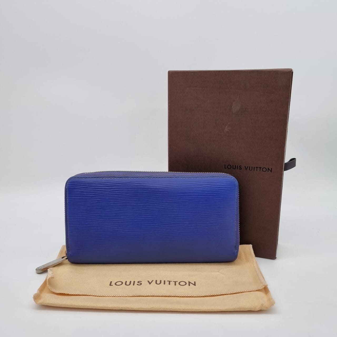 Louis Vuitton Zippy Wallet Blue 2011 Size 19x10