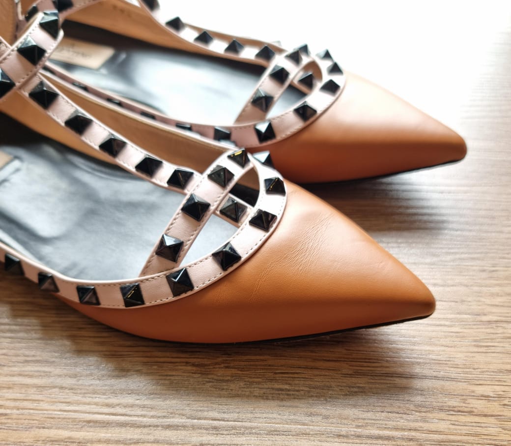 Valentino Rockstud Point Toe Flats Brown Size 39.5/26.5 dari ujung