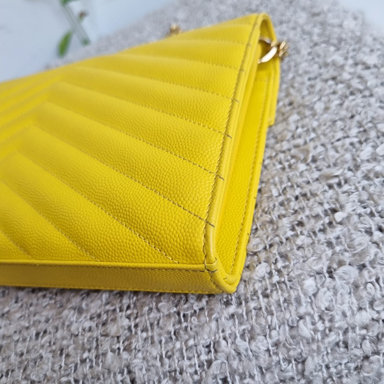 Yves Saint Laurent Envelope Shoulder Bag Jaune 2016 Size 23x15