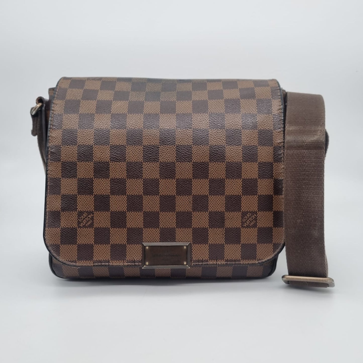 Louis Vuitton District PM Damier Ebene 2013 Size 24x5x22