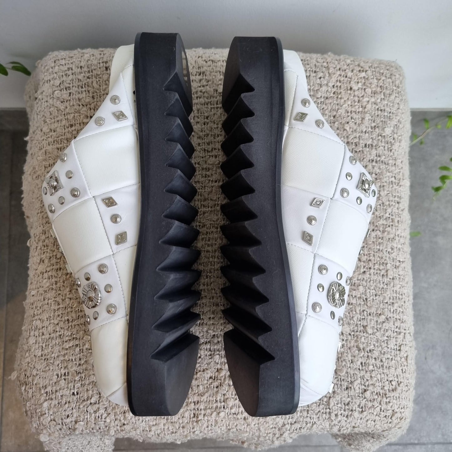 Toga Pulla Stud Embellished Leather Slippers White Size 40/28 NEW