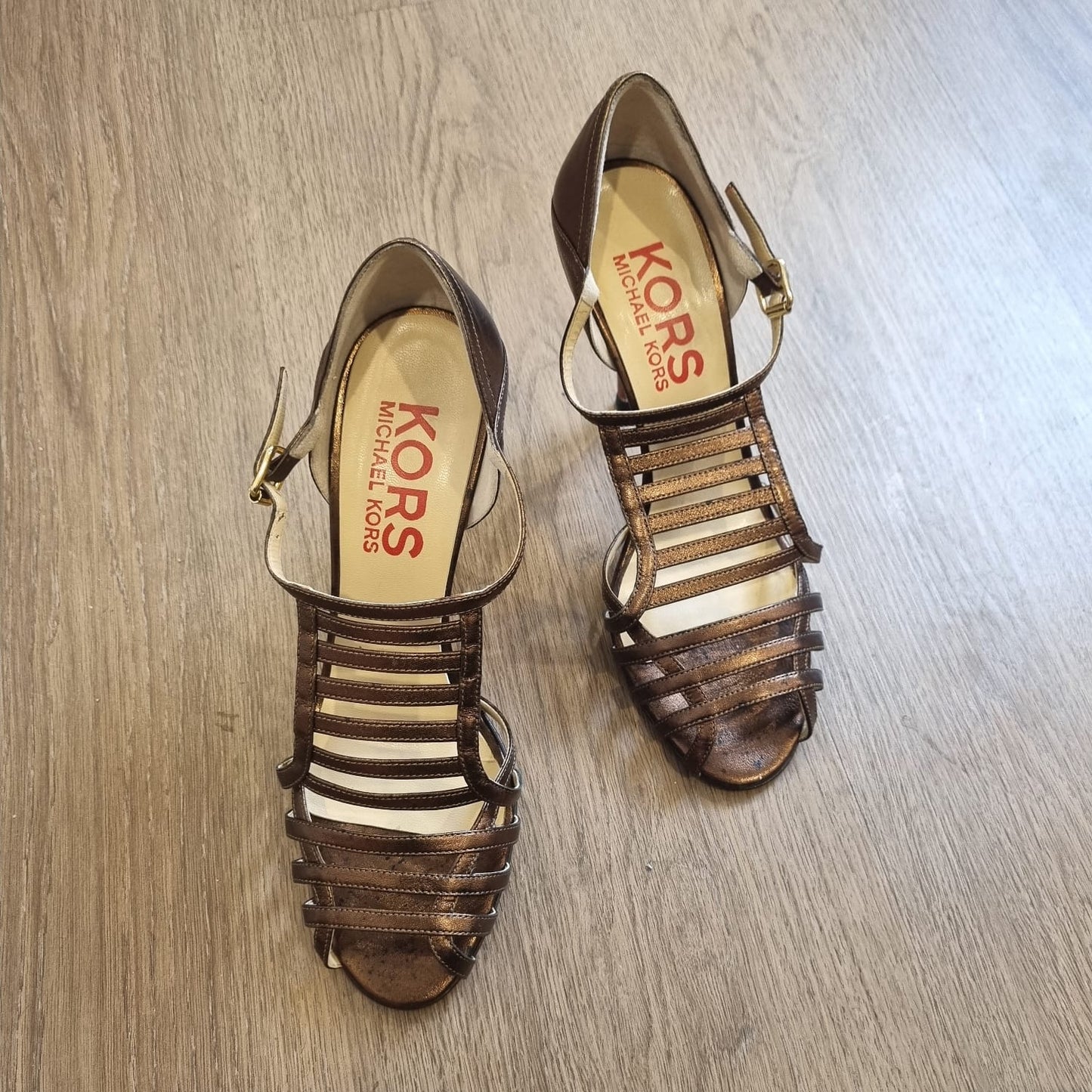 Michael Kors Strappy Open Toe Metallic Bronze Size 8/25