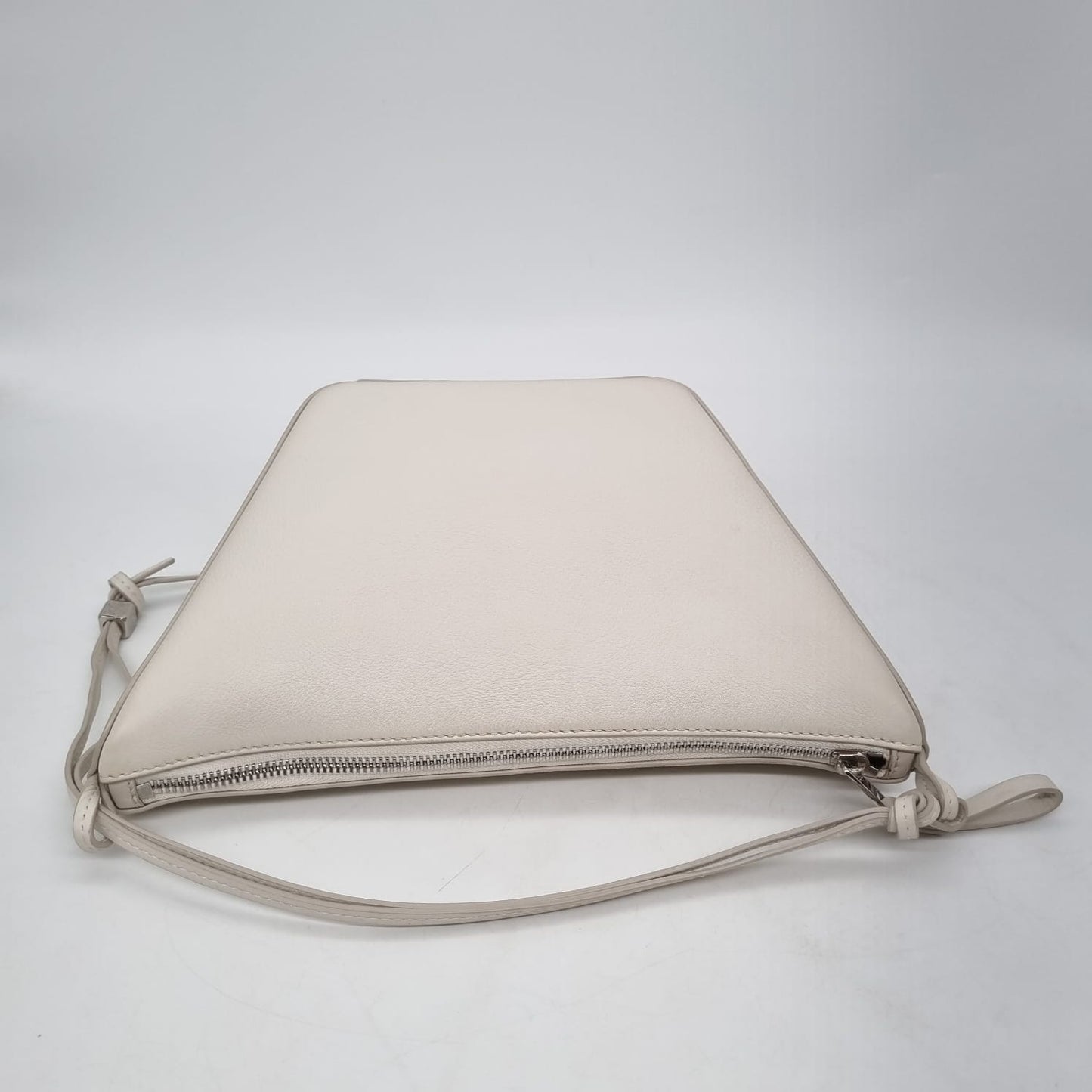 Loewe Hammock Mini Hobo Ivory 2023 Size 15x10x16