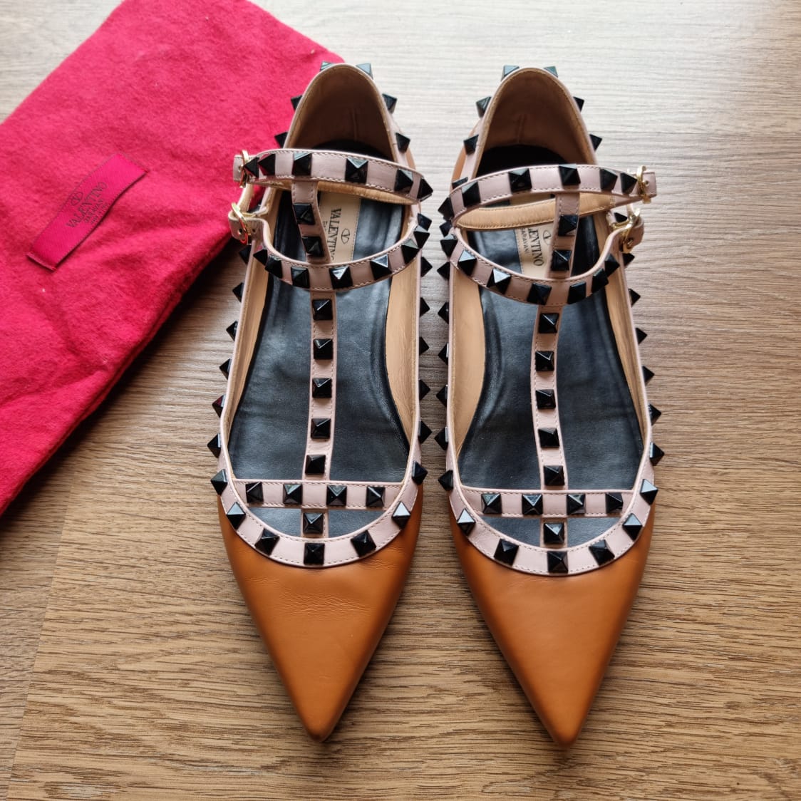 Valentino Rockstud Point Toe Flats Brown Size 39.5/26.5 dari ujung