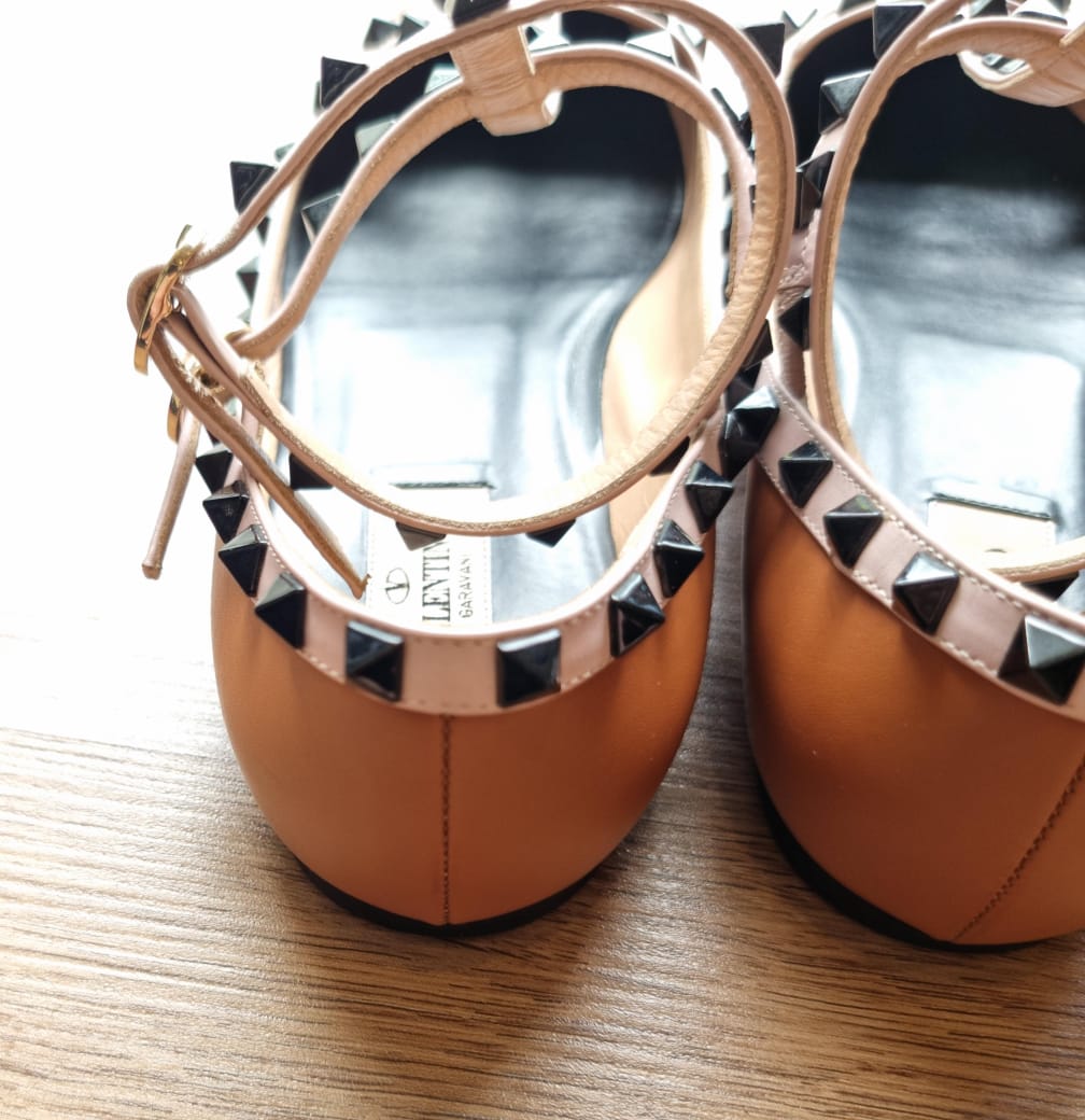 Valentino Rockstud Point Toe Flats Brown Size 39.5/26.5 dari ujung