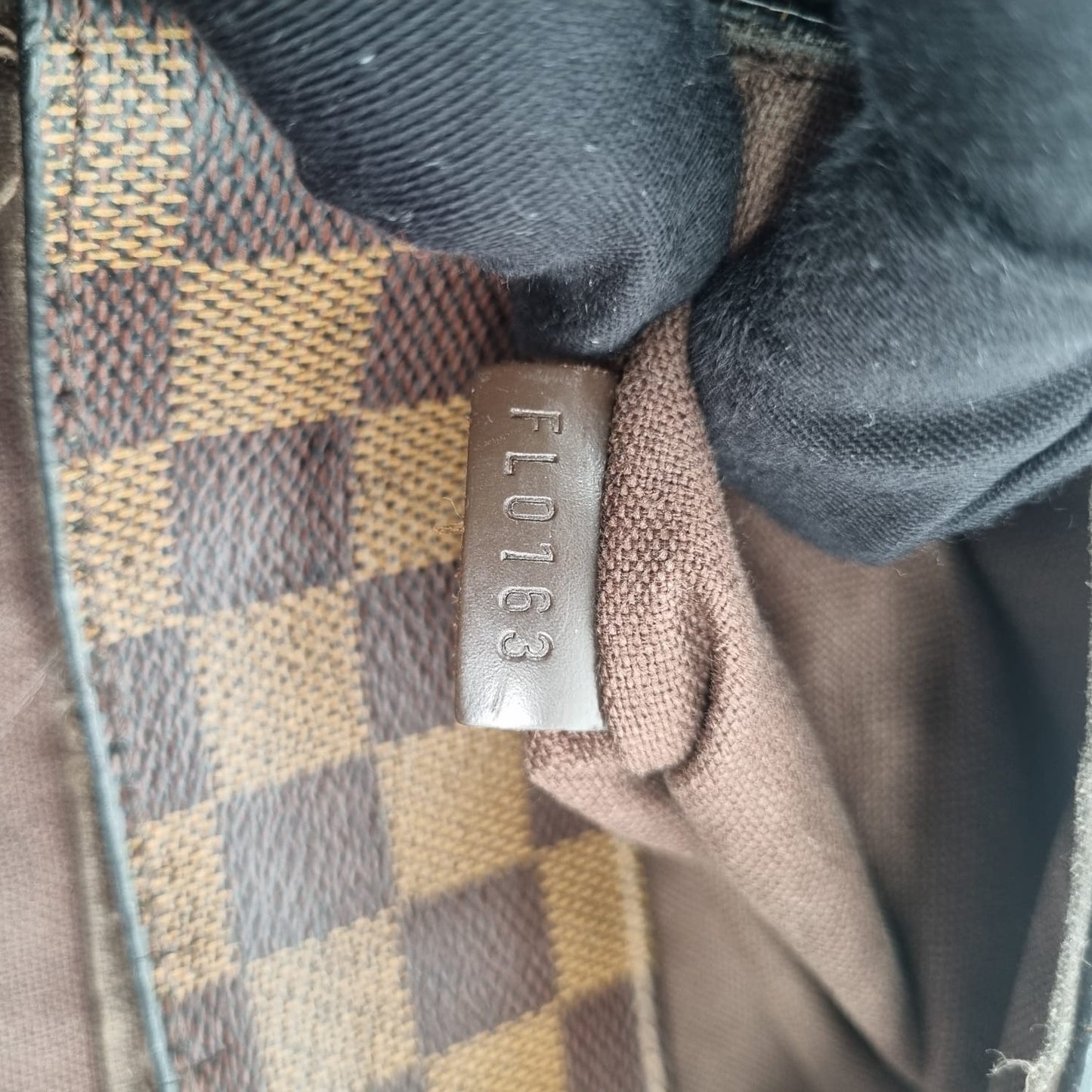 Louis Vuitton District PM Damier Ebene 2013 Size 24x5x22