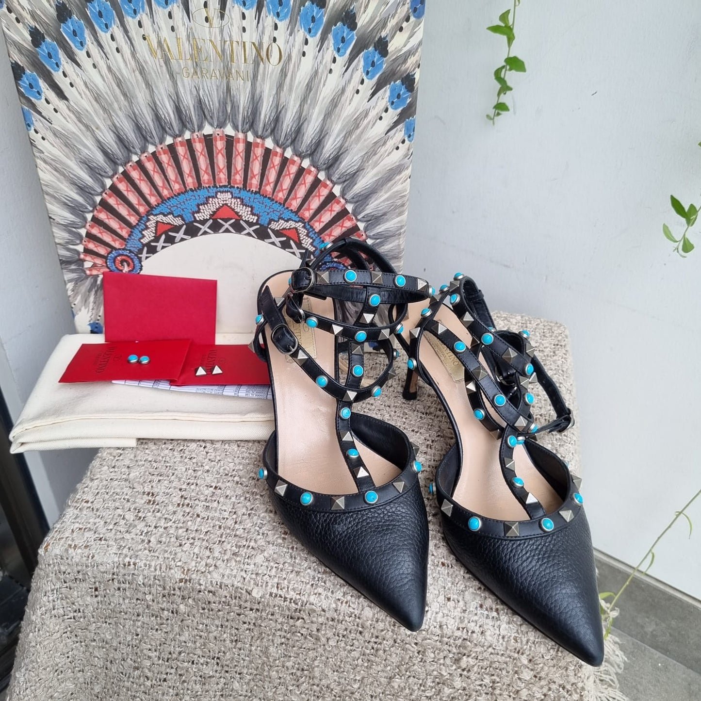 Valentino Rockstud Ankle Strap Black Multi Size 40/26 dari ujung lancip