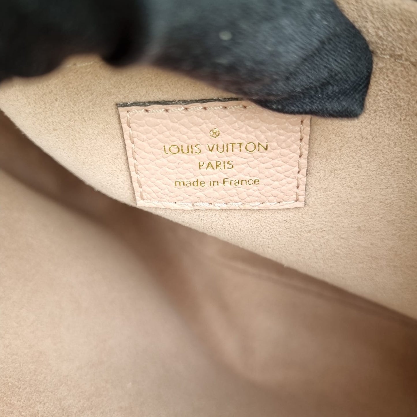 Louis Vuitton Daily Pouch Monogram 2022 Size 30x21