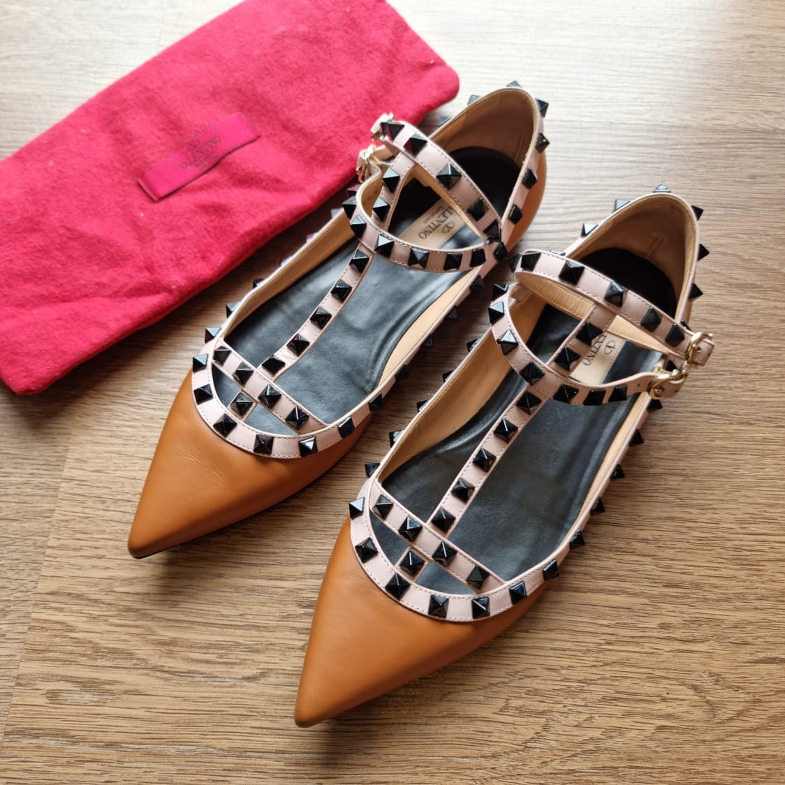 Valentino Rockstud Point Toe Flats Brown Size 39.5/26.5 dari ujung