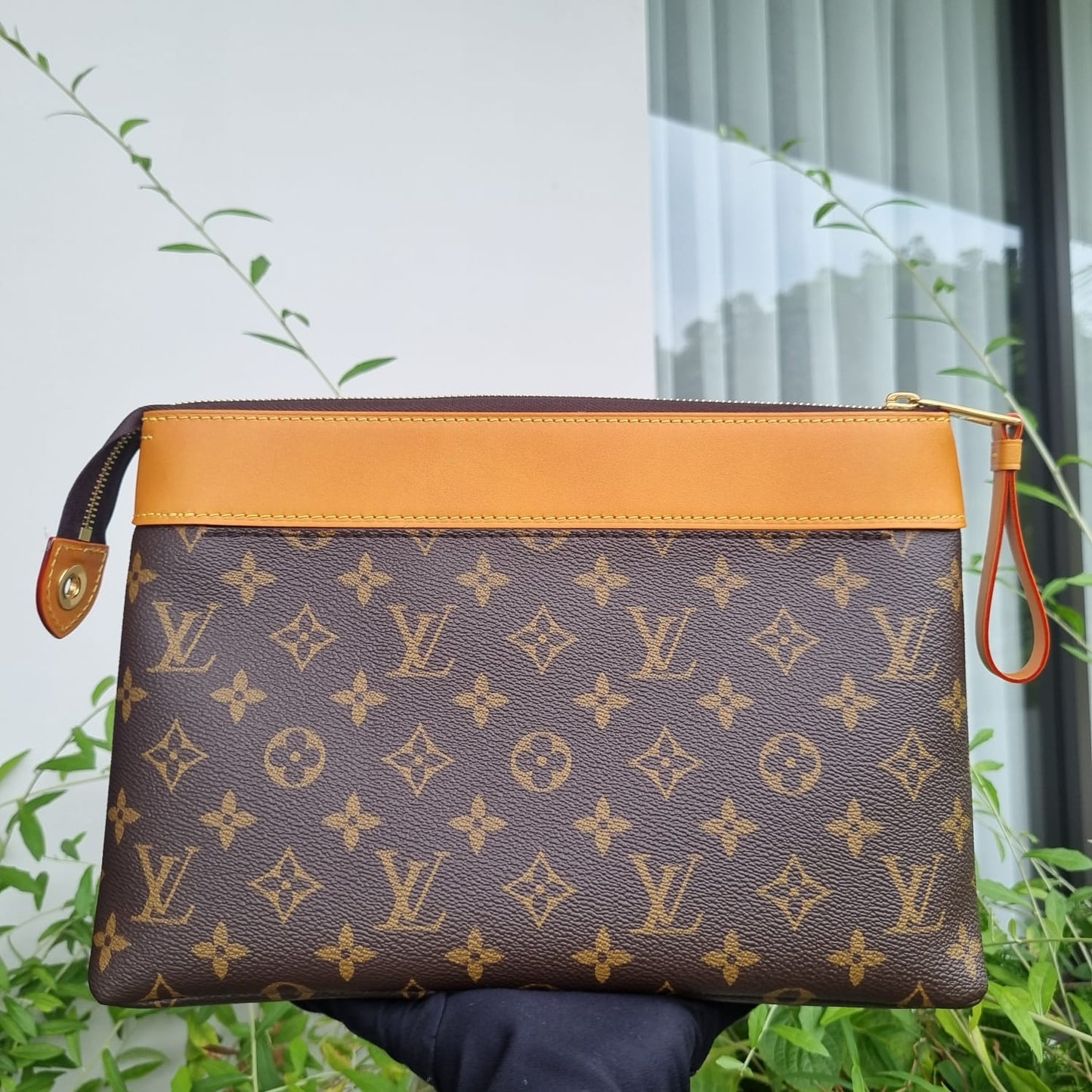 Louis Vuitton Pochette Voyage Mono CHIP Size 30x7x20