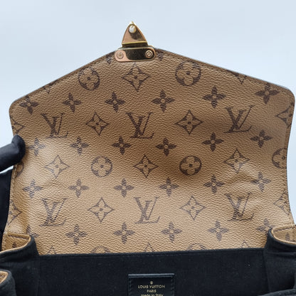 Louis Vuitton Metis Reverse Size 24x5x20 tahun 2022