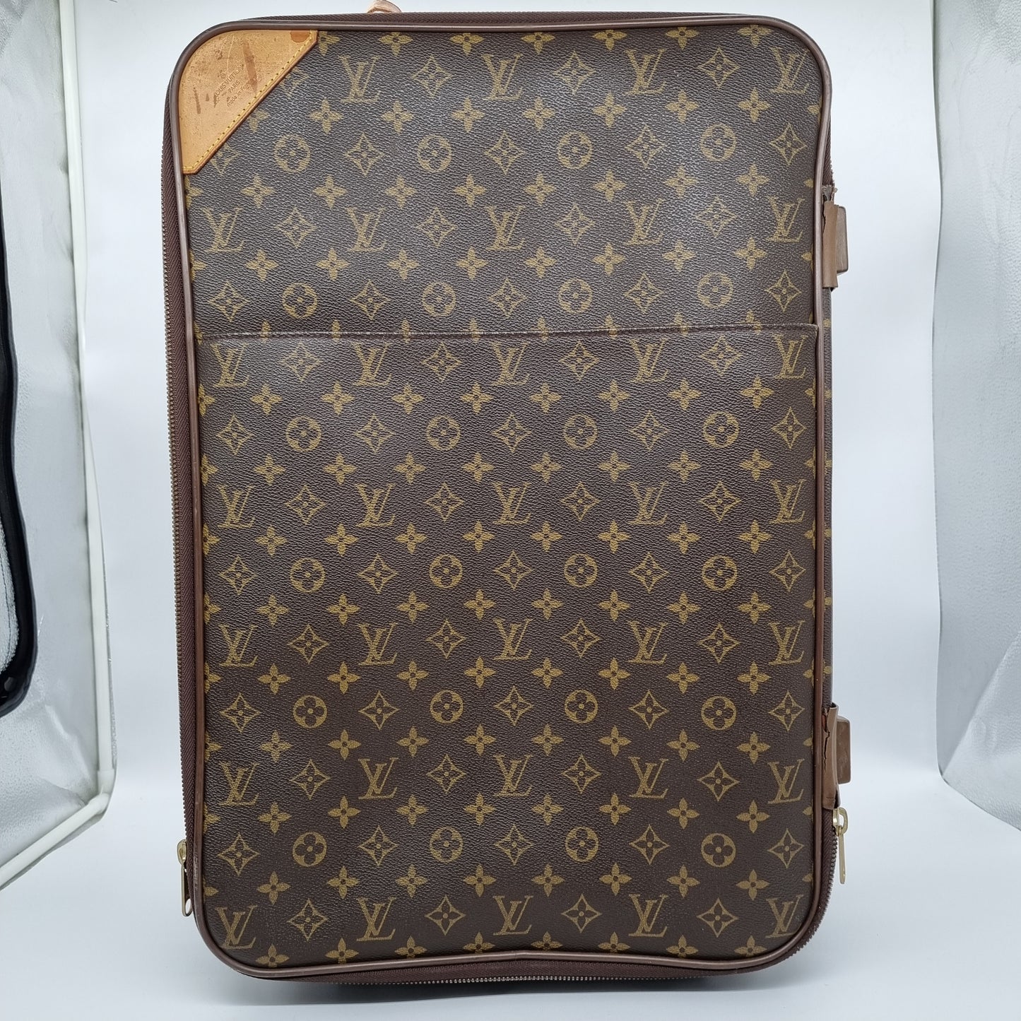 Louis Vuitton Pegase 55 Size 36x19x55