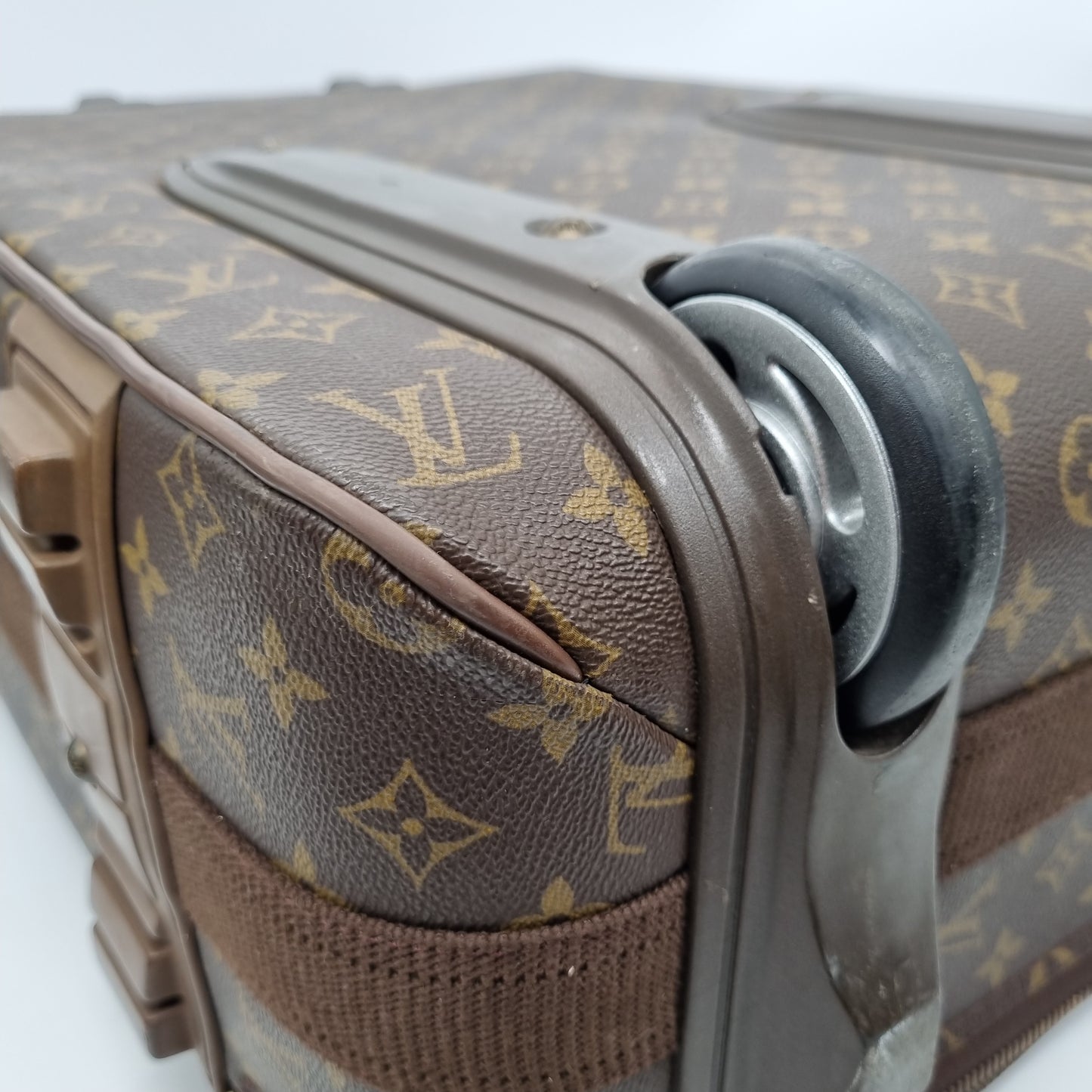 Louis Vuitton Pegase 55 Size 36x19x55