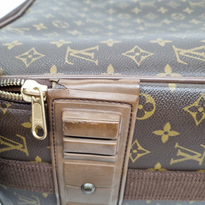 Louis Vuitton Pegase 55 Size 36x19x55