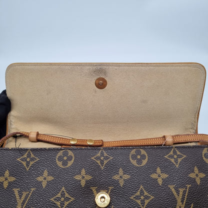 Louis Vuitton Pochette Monogram Twin GM 2001 Size 24x13