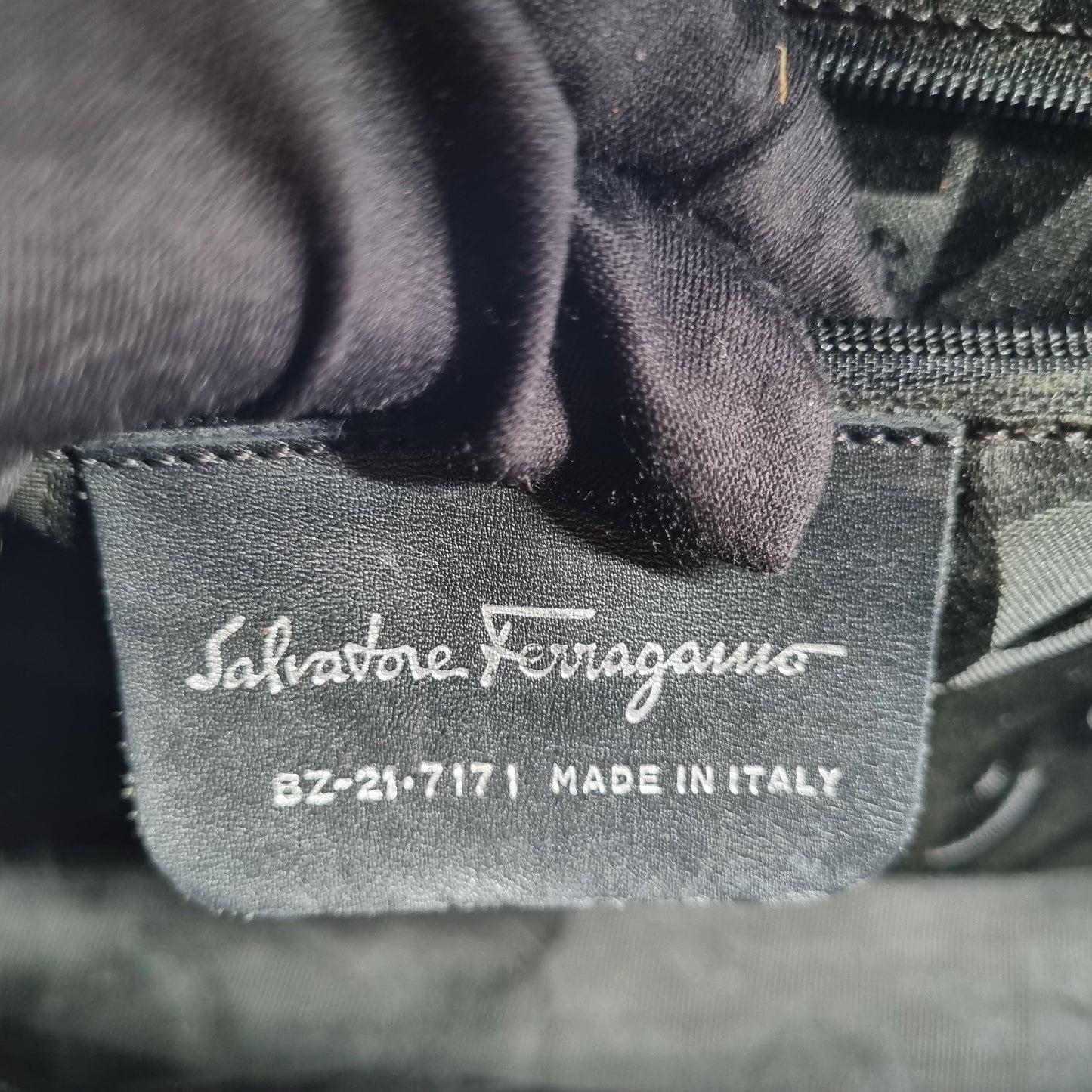 Salvatore Ferragamo Shoulder Bag Black Size 25x8x19