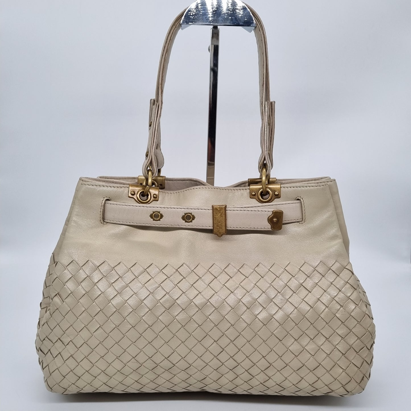 Bottega Veneta Shoulder Bag Ivory (Suede) Size 29x18x21