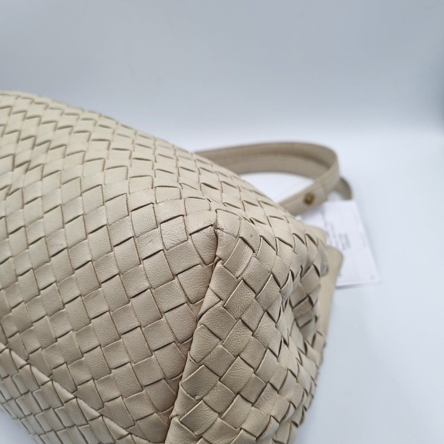 Bottega Veneta Shoulder Bag Ivory (Suede) Size 29x18x21