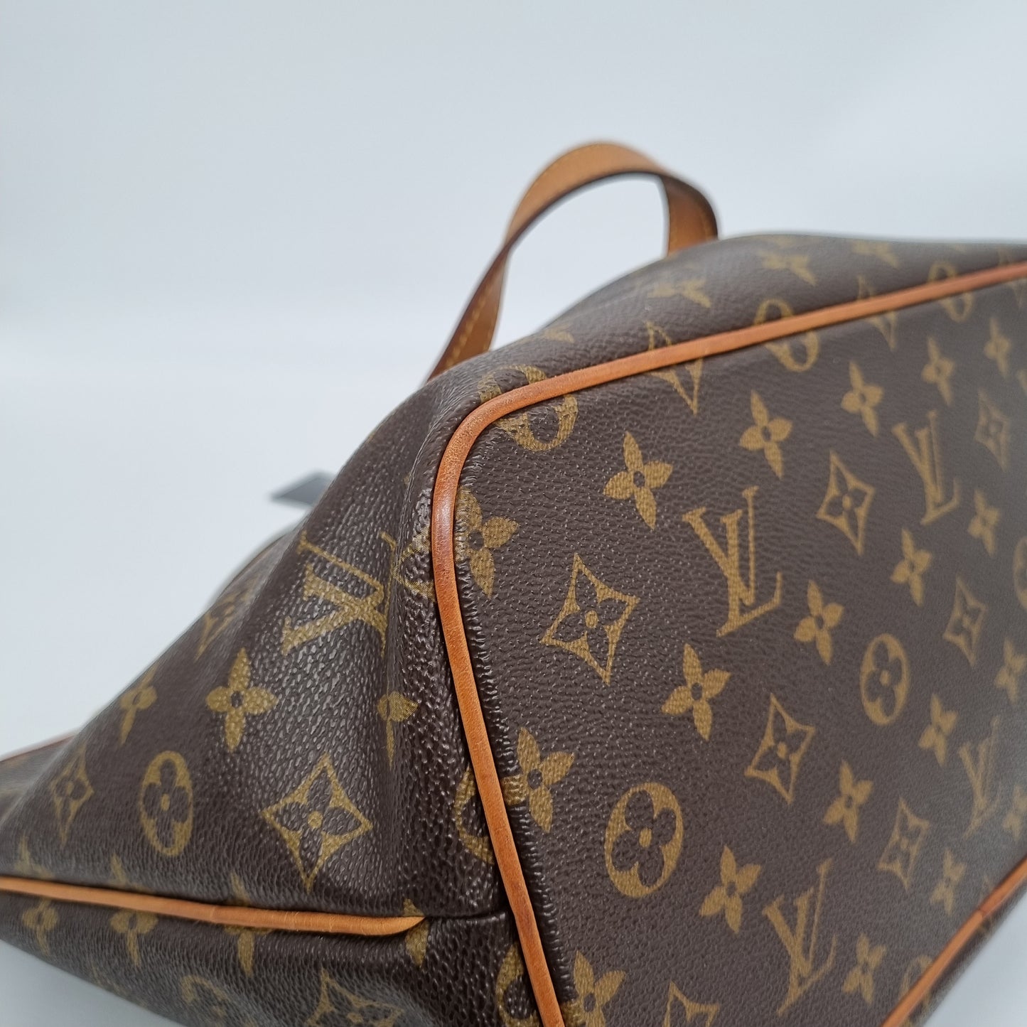 Louis Vuitton Palermo Monogram 2011 Size 30x16x27