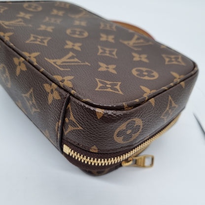 Louis Vuitton Utility Monogram Crossbody 2021 Size 20x6x15