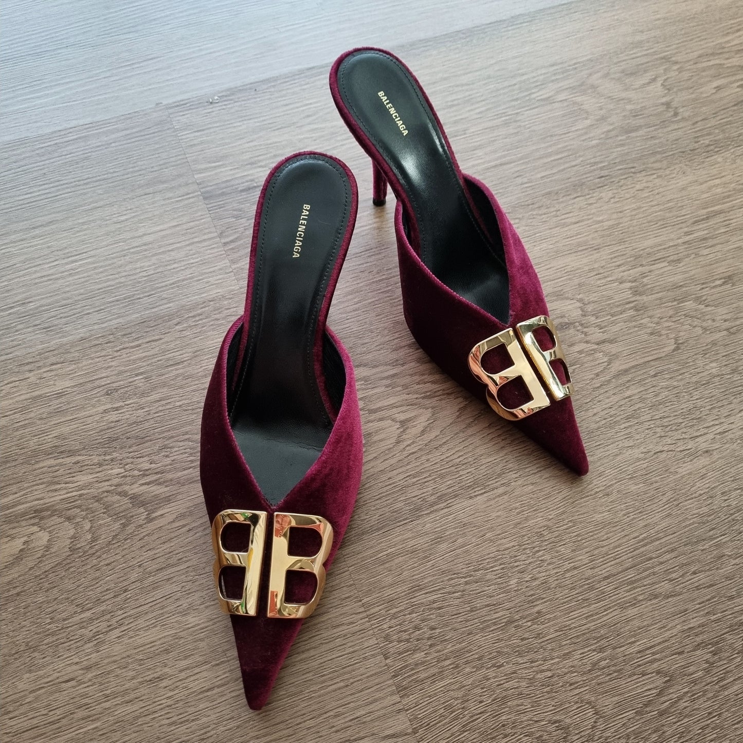 Balenciaga BB Point Heels Suede Burgundy Size 39/27,5 Dari Ujung Lancip