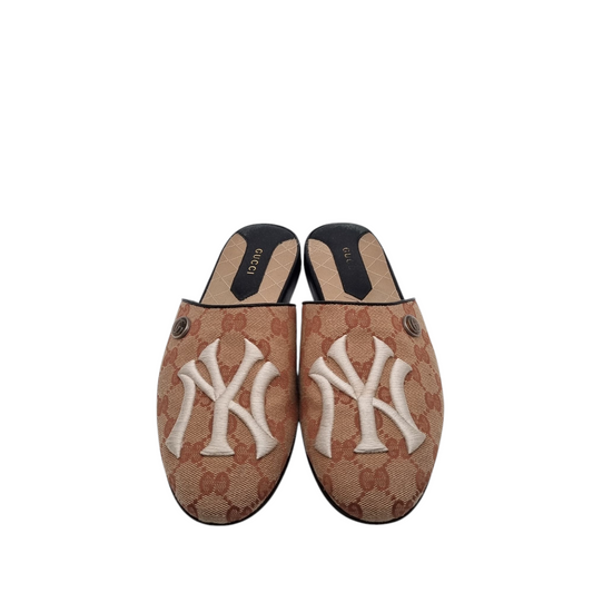 Gucci Logo Print NY Yankess Mules Beige Size 37,5/26