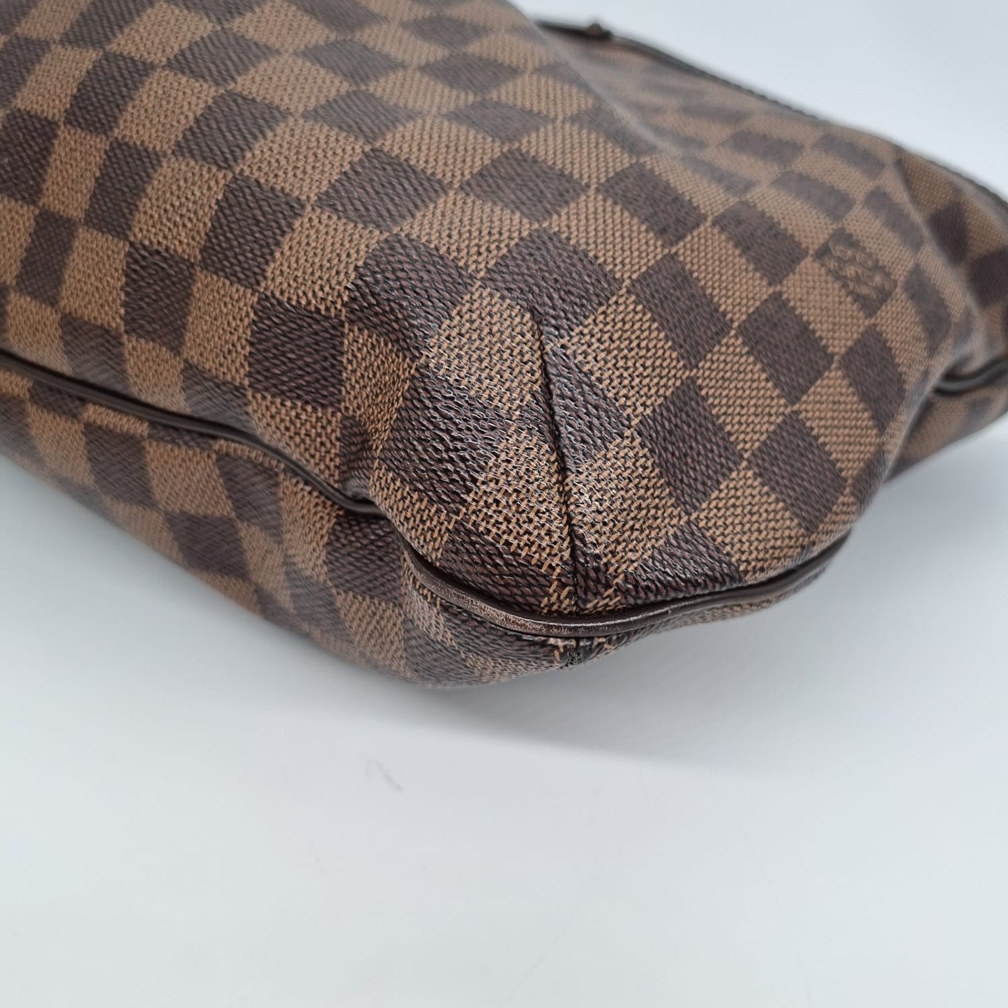 Louis Vuitton Bloomberg Damier 2011 size 32x31