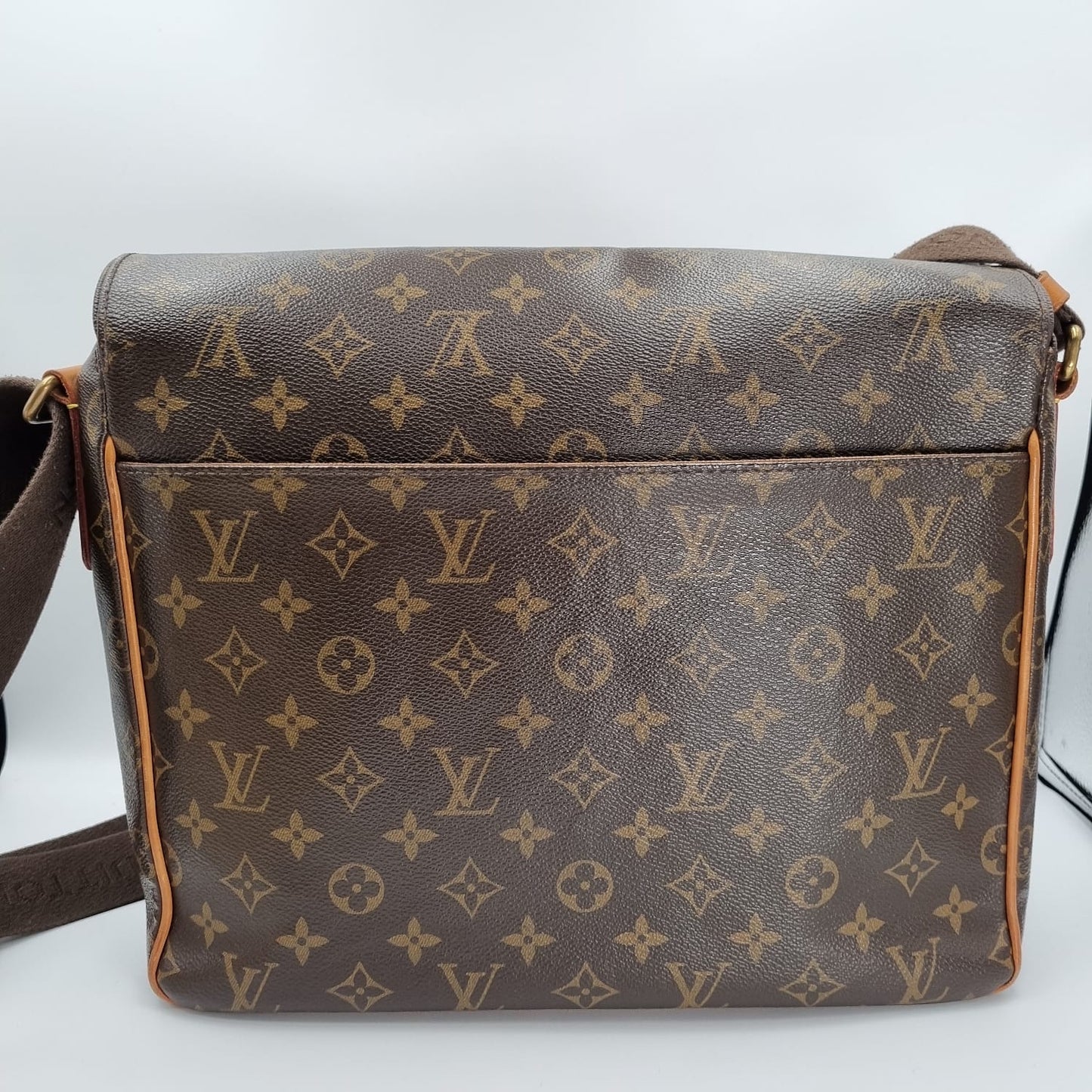 Louis Vuitton Messenger Monogram 2012 Size 33x9x25