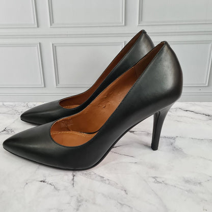 Coach Heels Black Size 10/27